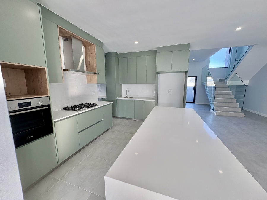 4 Bedroom Property for Sale in Sandown Western Cape